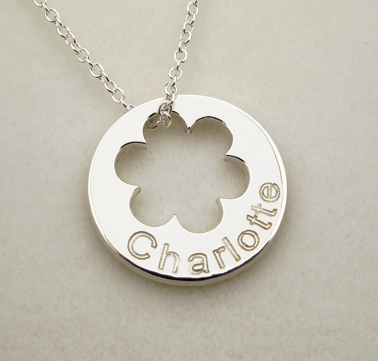 9ct White Gold Engraved Cut Out Flower Disc